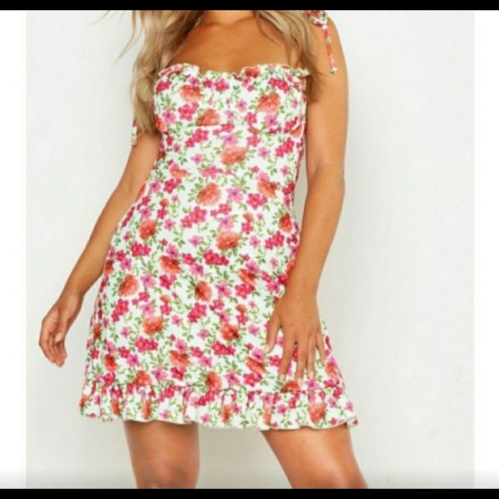 NWT boohoo Floral Skater Sundress